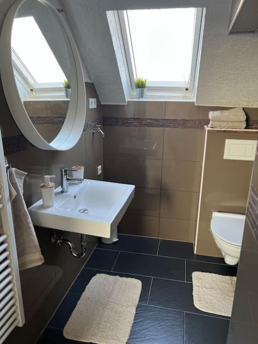 5Minuten Von Der City Entfernte Wohnung Mit Parkpl Bielefeld Bagian luar foto