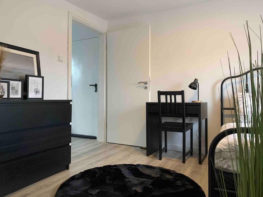 5Minuten Von Der City Entfernte Wohnung Mit Parkpl Bielefeld Bagian luar foto